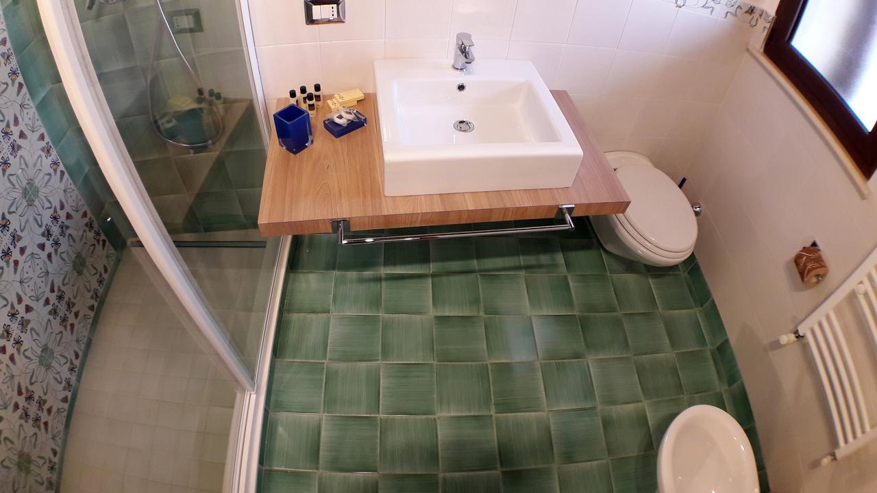 La Cattedrale Dai Tetti Bed & Breakfast Trani Dış mekan fotoğraf