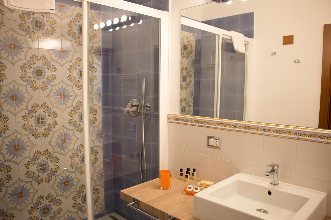 La Cattedrale Dai Tetti Bed & Breakfast Trani Dış mekan fotoğraf